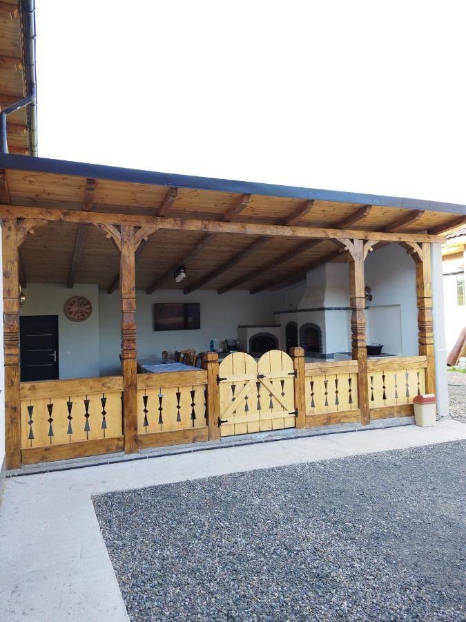 Casa De Langa Padure Hotel Sighetu Marmatiei Ngoại thất bức ảnh