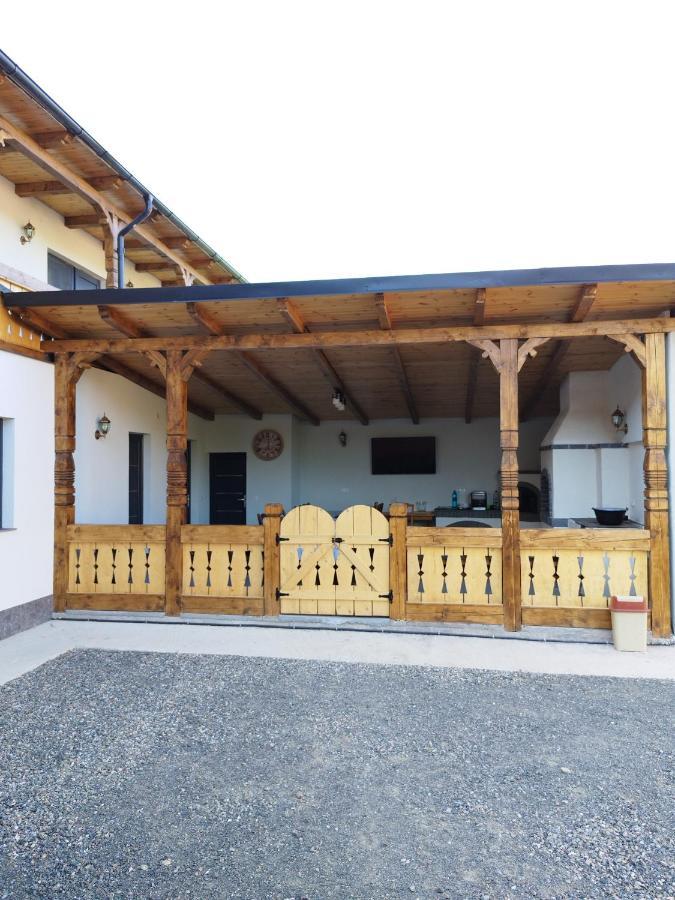 Casa De Langa Padure Hotel Sighetu Marmatiei Ngoại thất bức ảnh